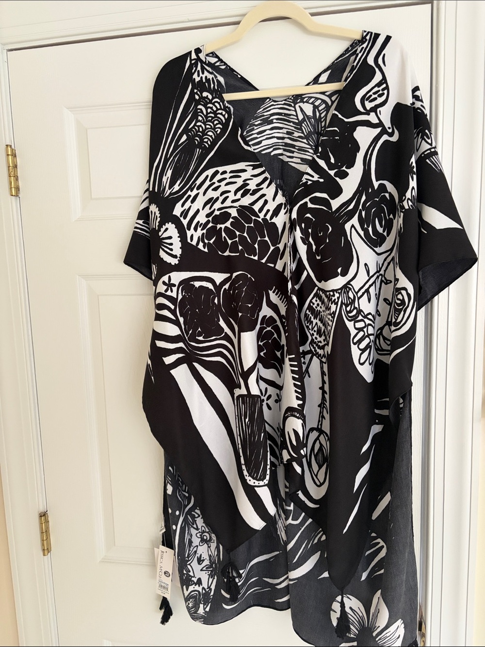 Jessica McClintock Black and White Floral Kimono